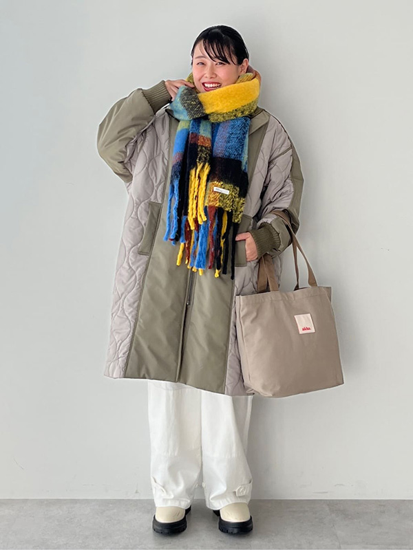 シンプルコーデに飾りたいあったかボリュームマフラー | 冬服 レディース