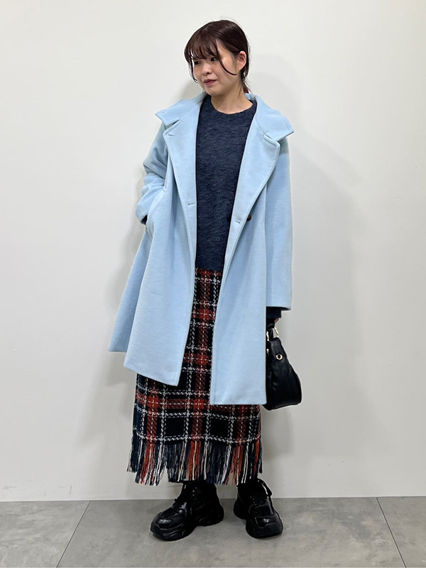 ウールライクなロングコートでカジュアルコーデを上品に格上げ | 冬服 レディース
