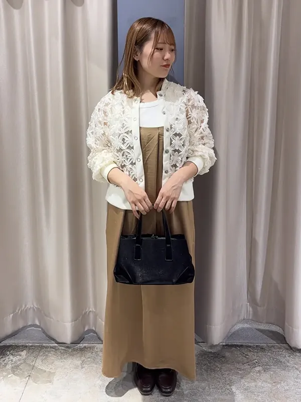 レースカーディガン&シアープルオーバーで今っぽさ満点のキャミワンピースコーデ | 春 夏 ワンピース コーデ